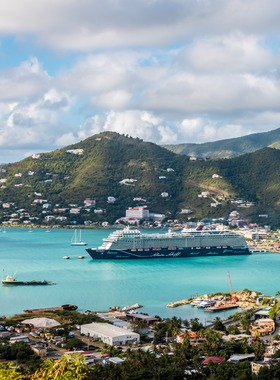 Tropische Küste auf Tortola in der Karibik